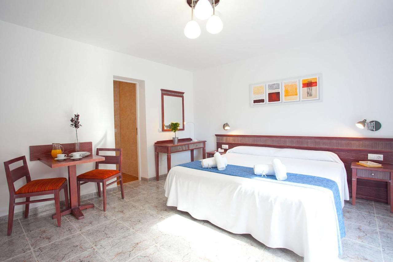 Apartamentos Cala Murada Tennis Экстерьер фото